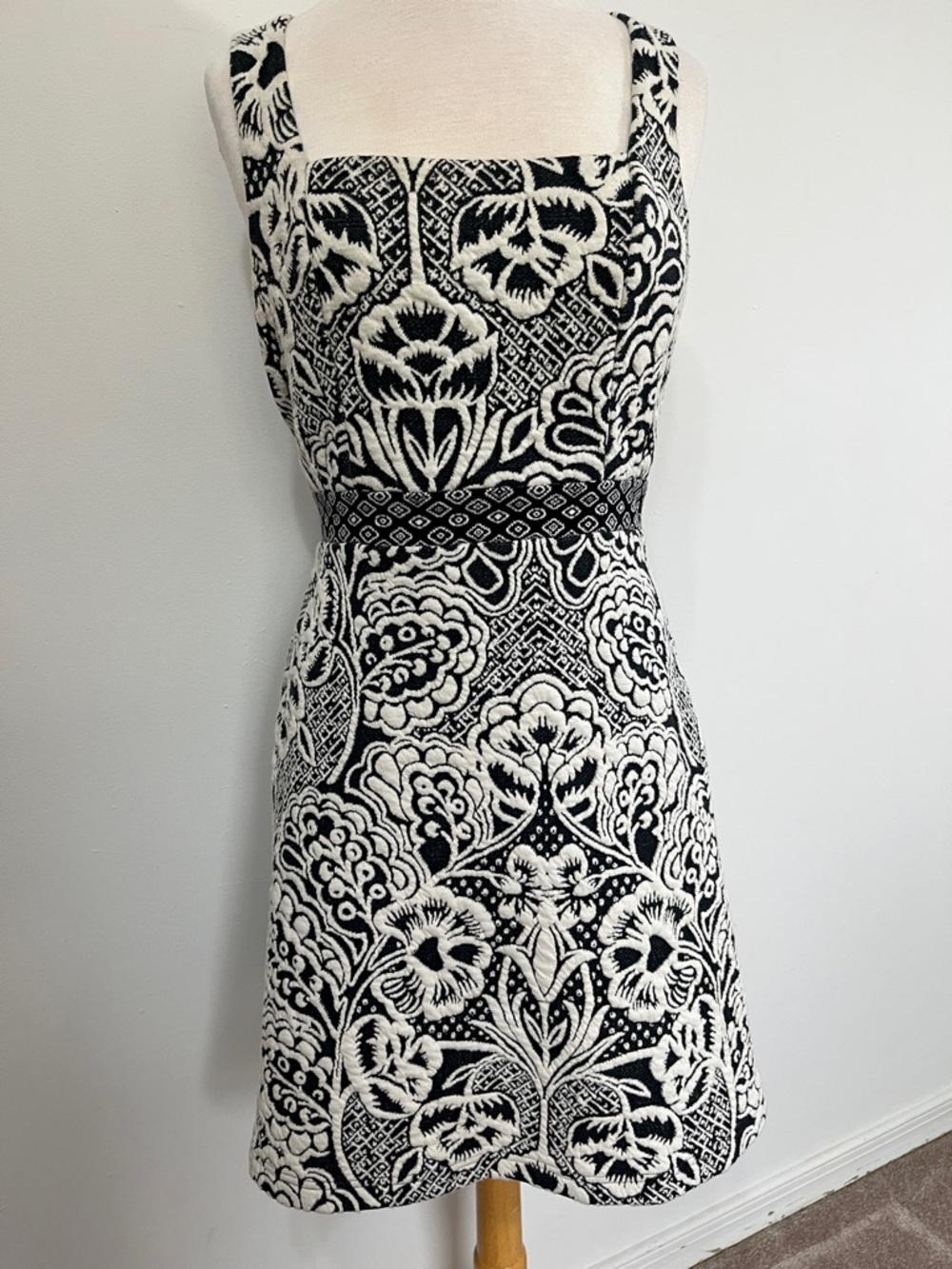 Anthropologie ett:twa Valery Dress - Fit and Flare Size Medium